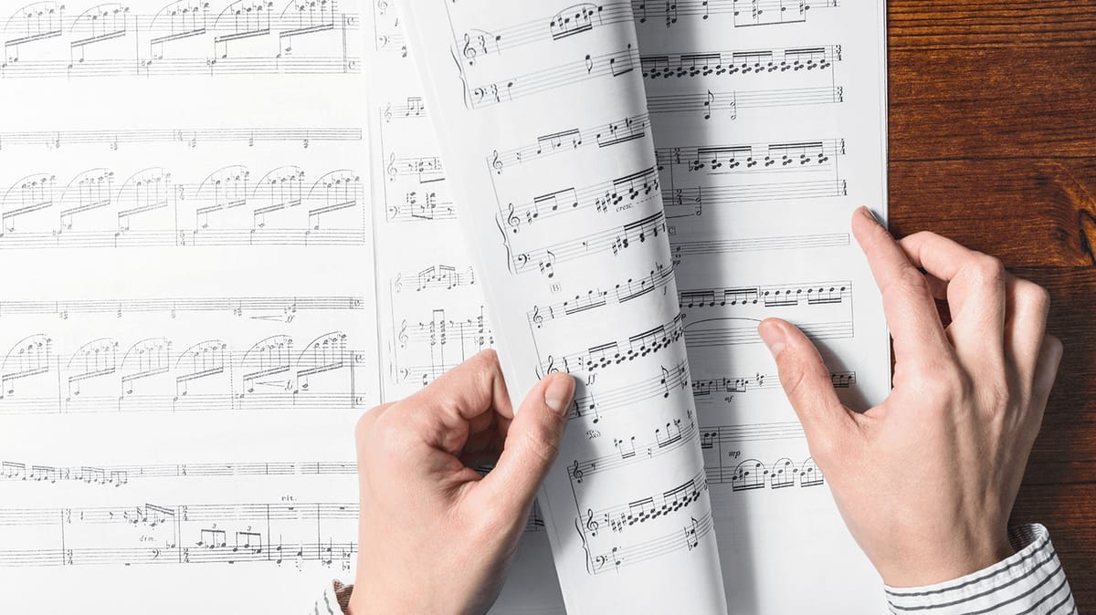 https://www.musicnotes.com/blog/content/images/size/w1200/now/wp-content/uploads/2018/02/how-to-read-sheet-music.jpg