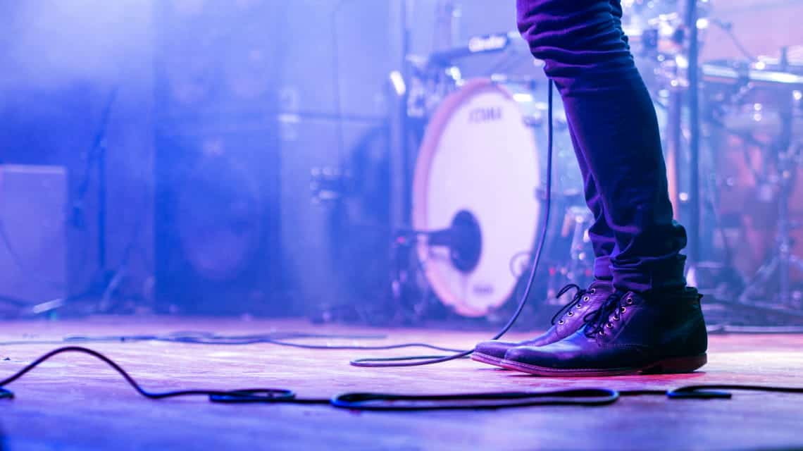 How to Book Your First Gig: 10 Do’s and Don’ts