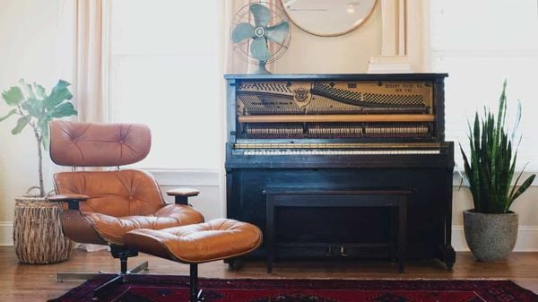 10 Ways to Decorate Around Your Piano